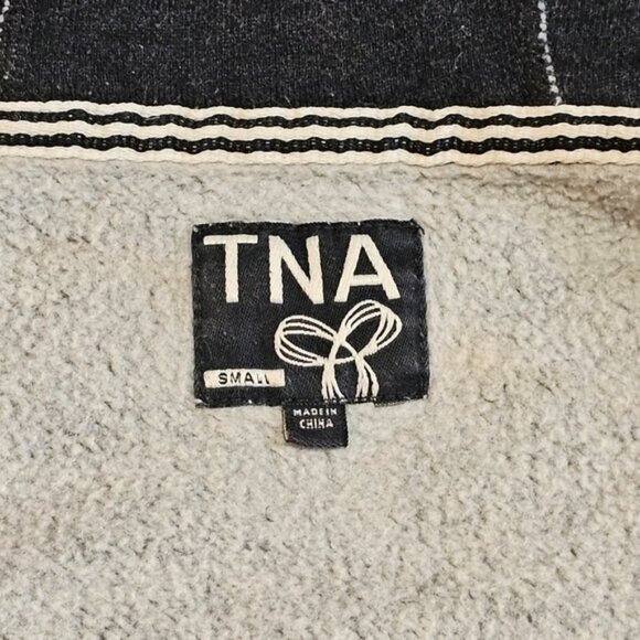 Aritzia TNA Gray Distressed Zip-up Hoodie - Picture 11 of 13